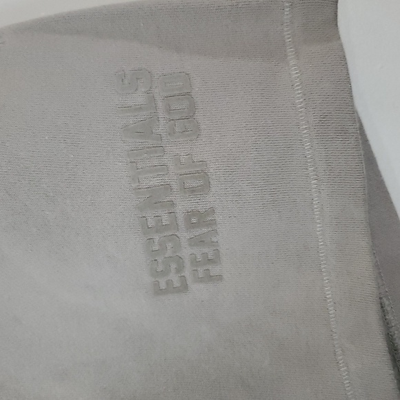 Mens Essentials Fear Of God 6' Sweat Shorts Size Small Taupe Beige Streetwear - Picture 3 of 12